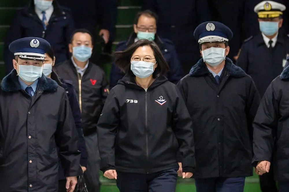 蔡總統視察嵩山雷達站　去年迄今已偵獲解放軍機2千架、逾400艦