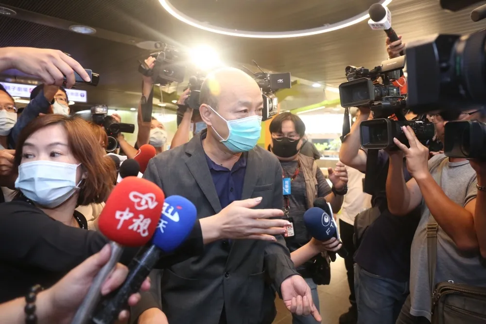 【藍黨魁之爭】選不選都是最大變數　韓國瑜「保持聯繫」引黨內關注