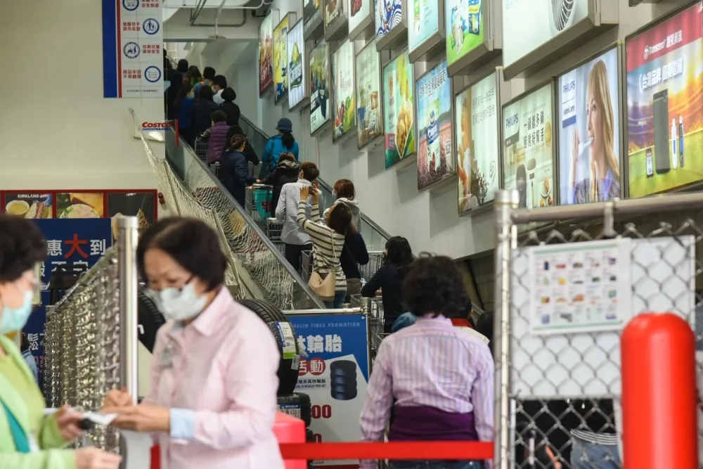 【賣場抗疫升級】好市多4分店停止試吃　全台餐飲區桌椅減半