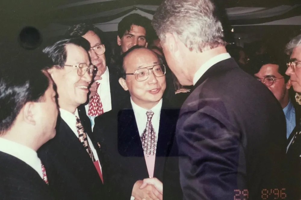 胡志強秀出的照片　剛好訴說台灣外交有多困難