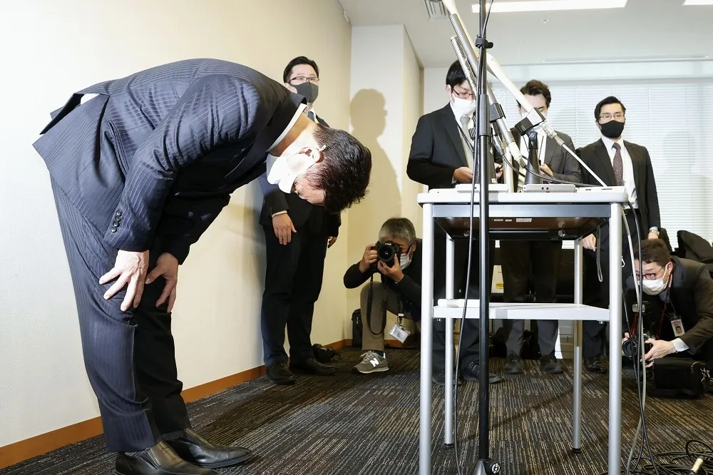 日本緊急事態下還去夜總會　兩黨議員遠山清彥、松本純接連引咎辭職