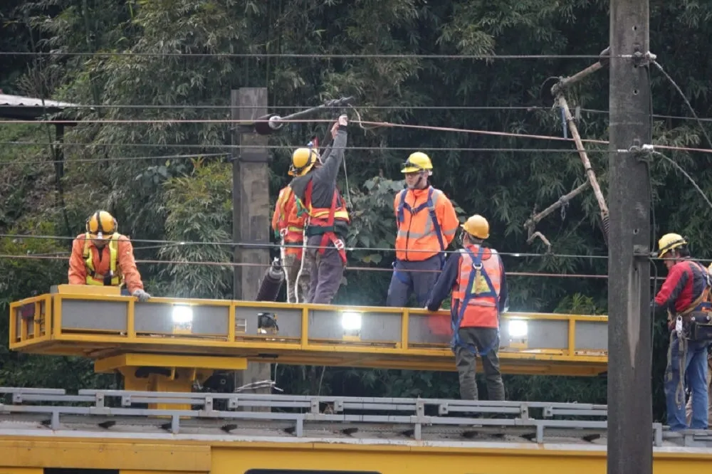 台鐵猴硐瑞芳邊坡坍方路段搶修收尾　預計3日清晨雙線雙向通車