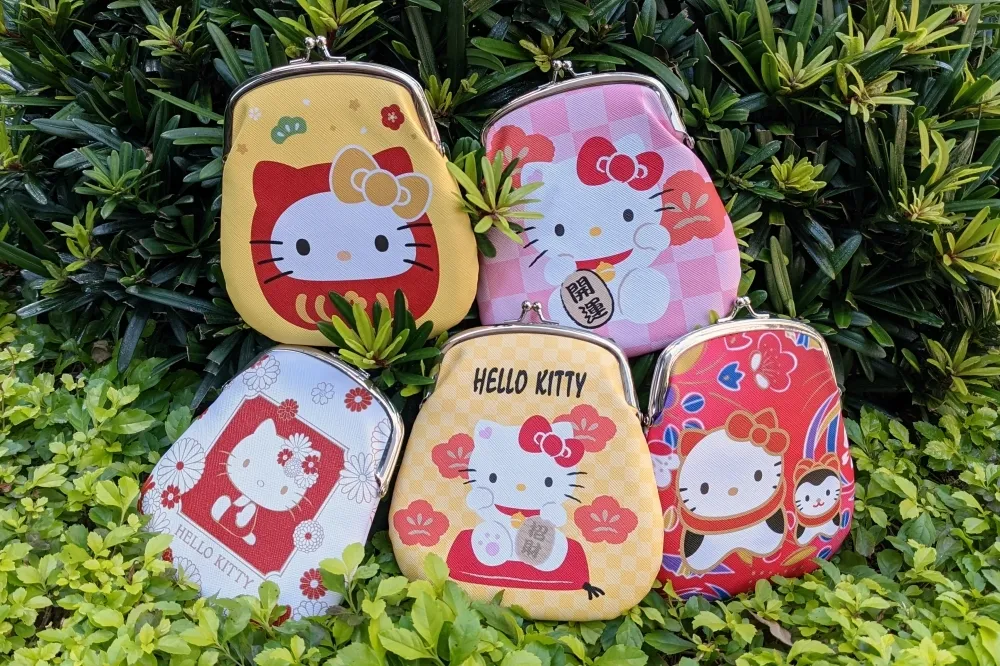 2/10 開搶！7-11 推出消費滿額限量加購「Hello Kitty 口金收納包」