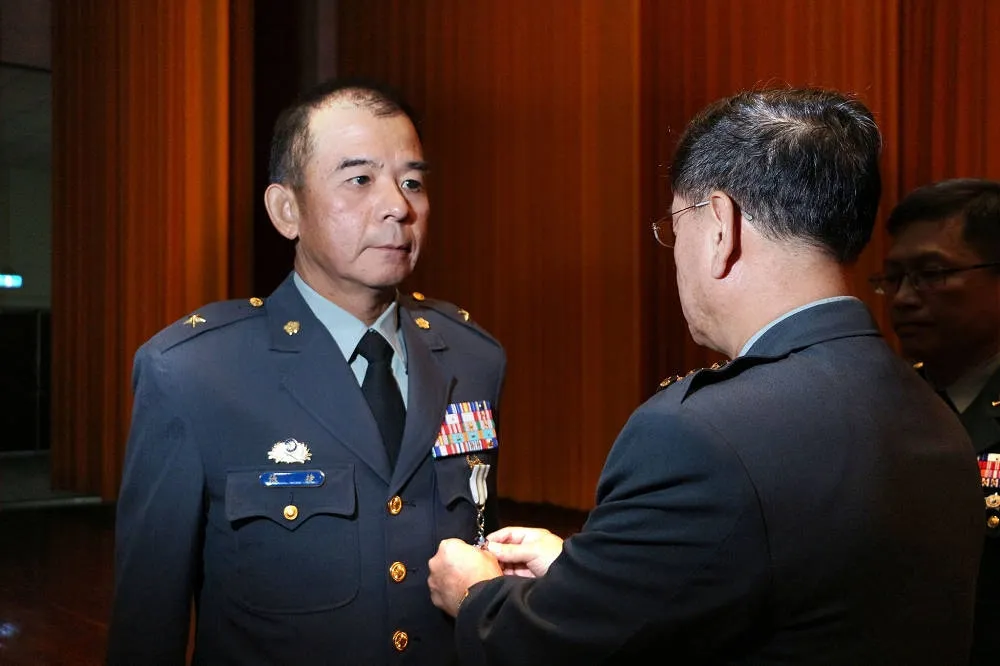 國防部不滿私菸案前侍衛長調升職務　陸軍將領人事案延宕2個月