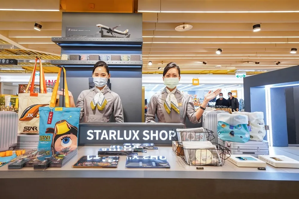 【有片】星宇航空「星宇小舖」快閃店登陸三創生活！精選 50 件熱銷商品圓你的搭機夢