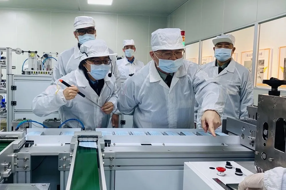 【國軍口罩自給】1天可產40萬片！　軍備局209廠雙生產線年後啟動