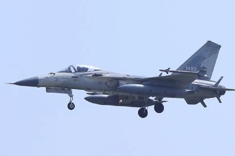 【春節連兩天擾台】解放軍運八反潛機襲擾我空域　IDF升空廣播驅離