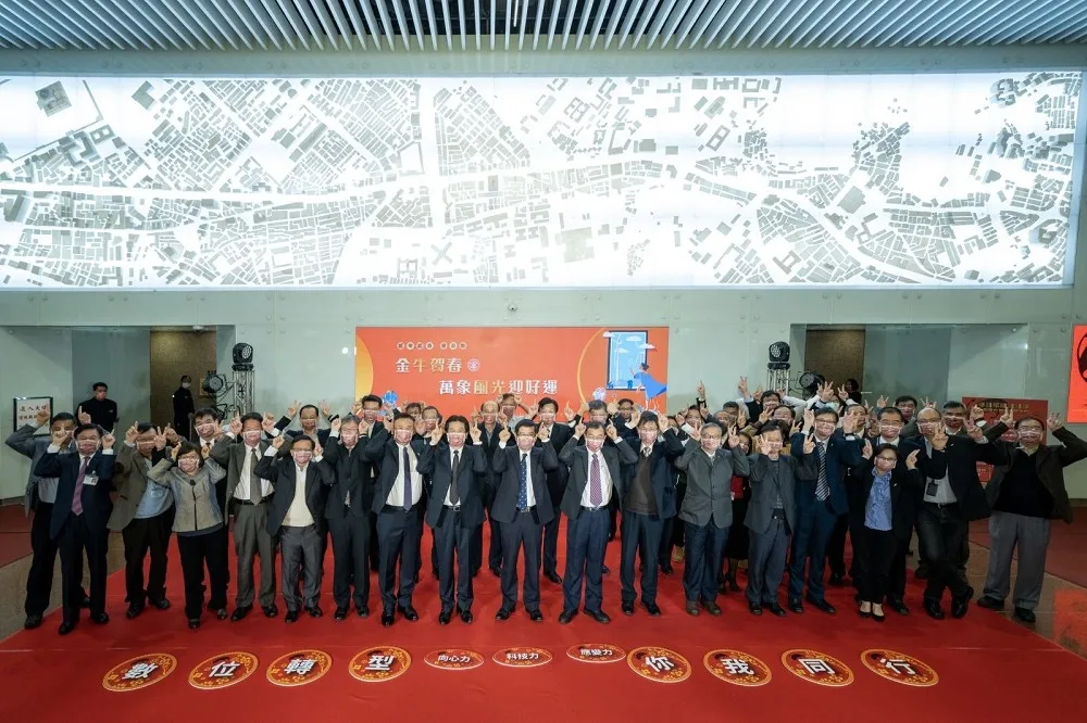 防疫數位轉型！台電新春團拜　84地「視訊拜年」