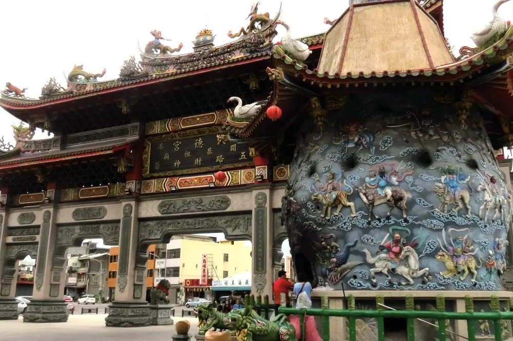 媲美國際潮旅的財神居！到雲林「北港武德宮」補財運　入住全台最奢華的香客大樓