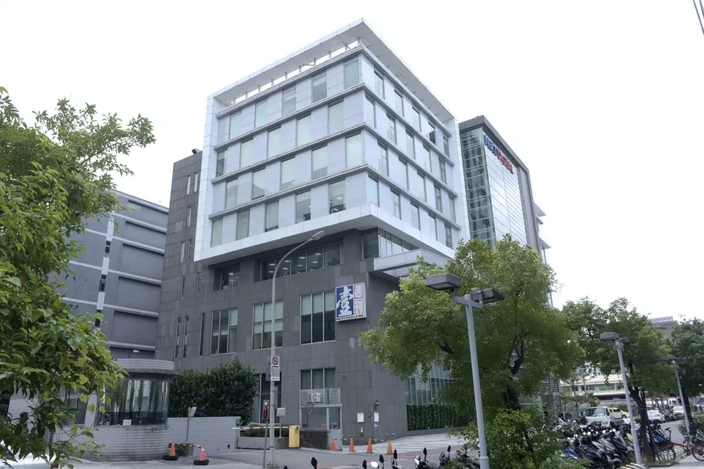 台灣蘋果日報「紙媒併數位」沒炒人　26日搬回原址