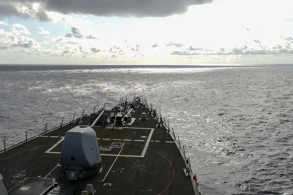 挑戰中國、越南與台灣非法限制　美軍驅逐艦通過南沙群島宣示航行自由權