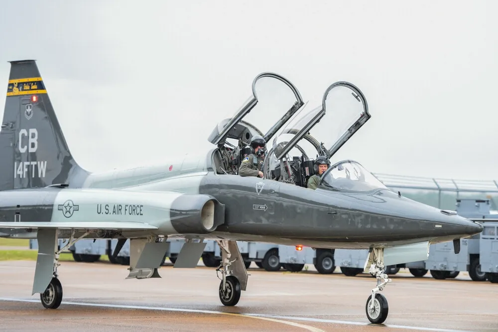 美軍T-38教練機再傳墜毀事故　日防長證實一名飛官殉職