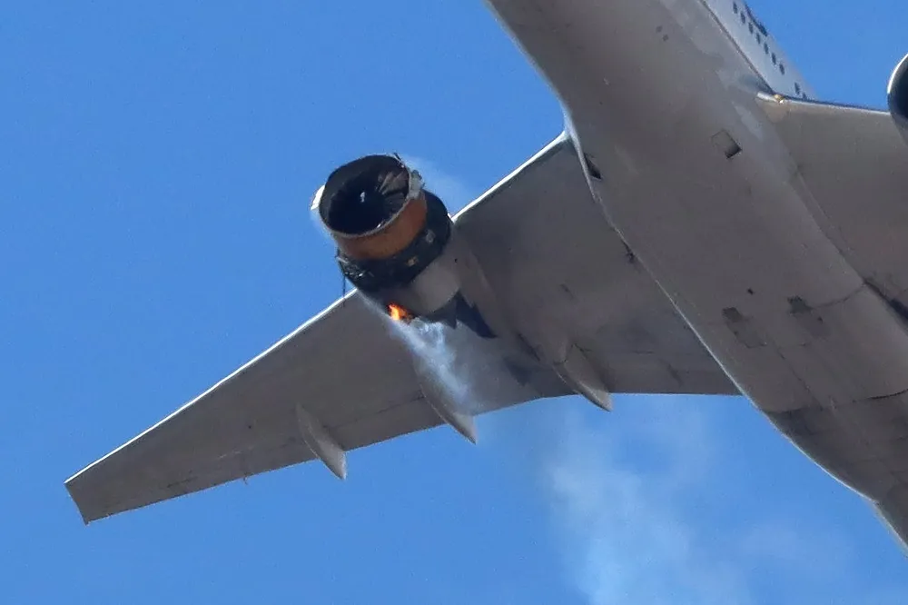 美聯合航空客機引擎空中爆炸後迫降　FAA下令停飛所有波音777
