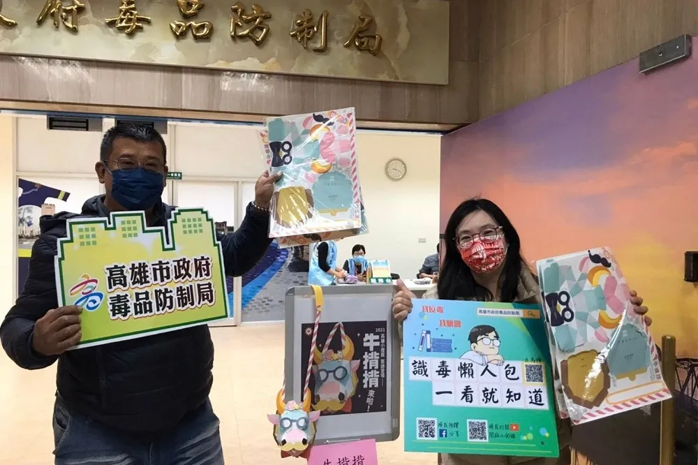 「牛揹揹」花燈掀熱潮　毒防局加碼一波波　市民瘋搶