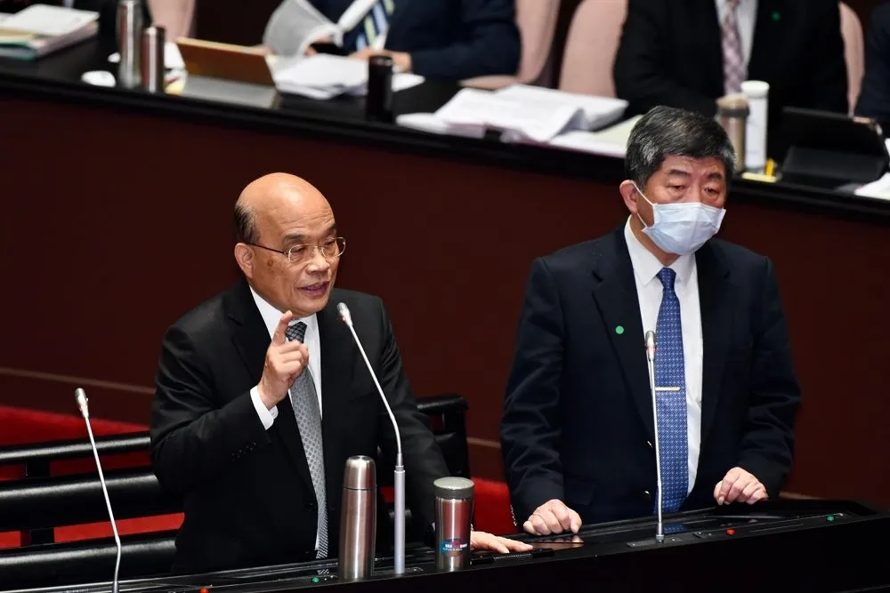 【AZ疫苖爭議】鄭麗文：院長帶頭施打疫苗？　蘇貞昌：搶著打這樣不好