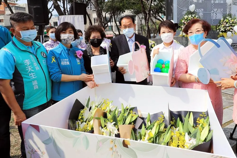 昔為對手今喊加油　盧秀燕：江啟臣挺身而出是好事