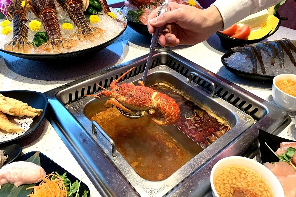 【有片】美滋鍋全新湯頭「帝皇龍蝦湯泡飯湯鍋」3/8 開賣　再加碼免費升級會員、壽星再送A5和牛