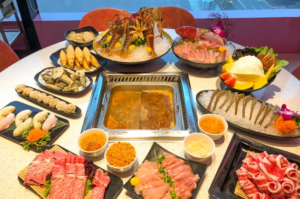 【影片】顛覆火鍋新吃法！美滋鍋全新湯頭「帝皇龍蝦湯泡飯湯鍋」3/8 起限定推出 
