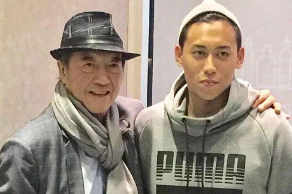 【鮮肉星二代 】柯鑑育拍戲被禁足險遭開除　在吳朋奉身上看到爸爸柯俊雄的影子