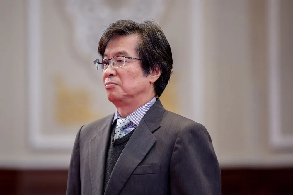 【士大夫無私交】法官捲入富商翁茂鍾餐宴案　最高法院院長吳燦哽咽道歉