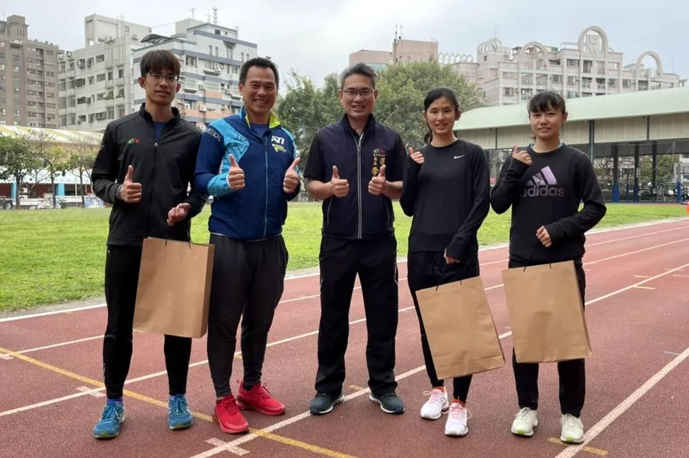 台中田徑好手許樂備戰110全國運  運動局長加油慰勉