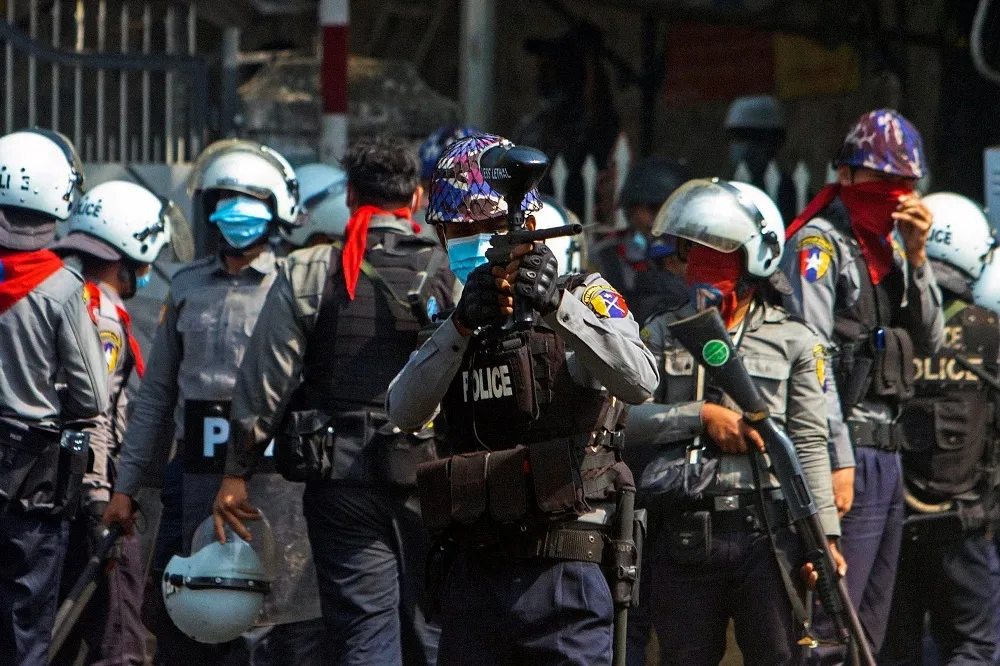 【緬甸鎮壓】緬甸警察拒絕服從鎮壓命令　至少19人逃到印度尋求庇護