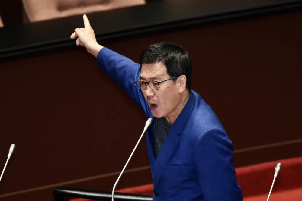 【內舉不避親】除台農發董座是陳吉仲學生　費鴻泰再爆「妻子是陳的秘書」