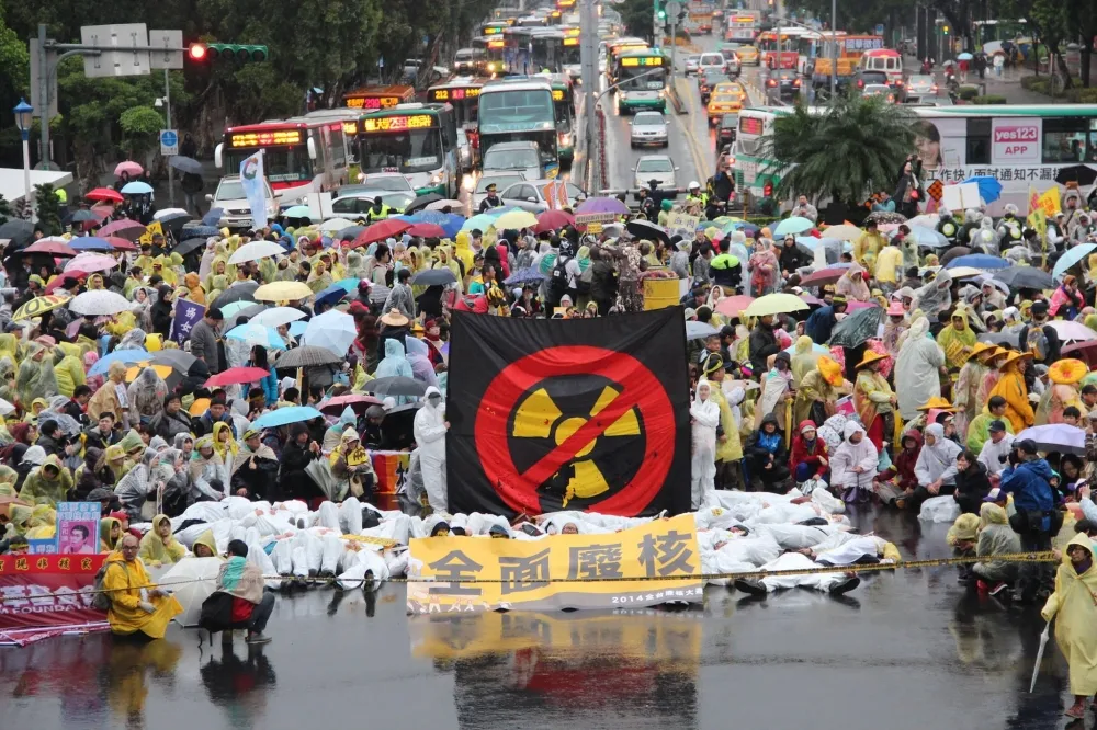 【悼311血淚】8月公投之亂逼出廢核行動　環團力促「護礁+反核」高難度分裂投票
