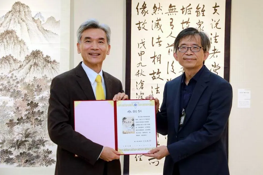 史博館館藏名家書畫破天荒首入大學　興大展出逾億元收藏品