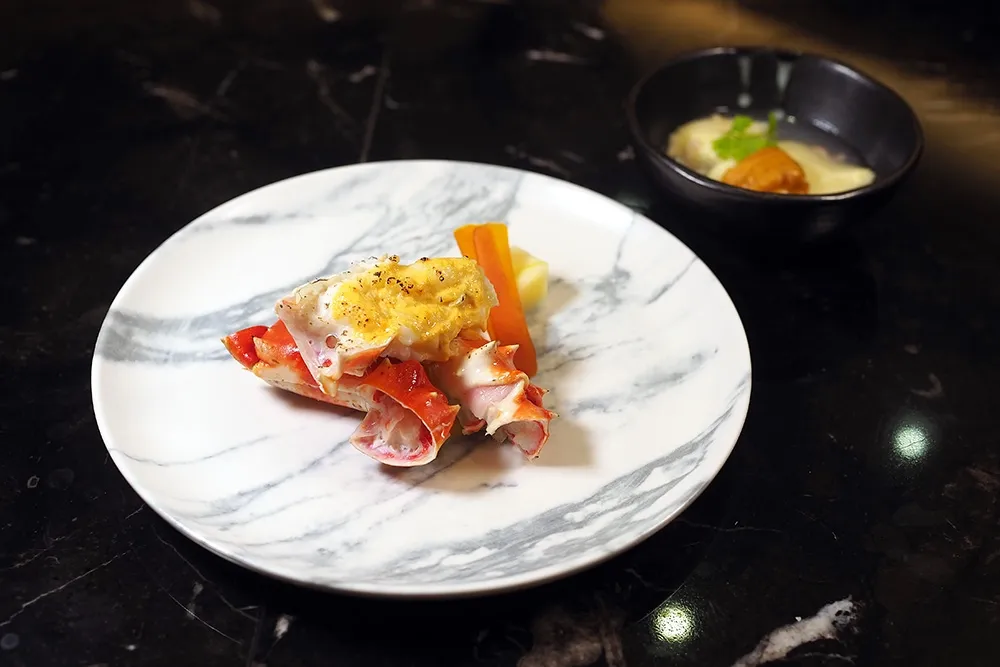 【有片】史上最夢幻無菜單料理限期供應！犇安和本館首度推出北海道鮮活鱈場蟹 Omakase 套餐