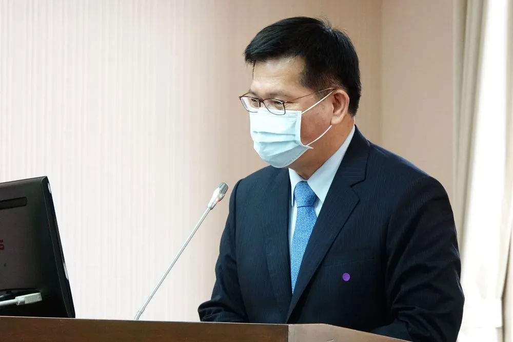 台鐵班制「明年以前不變」　林佳龍：未來會兼顧薪資及輪休