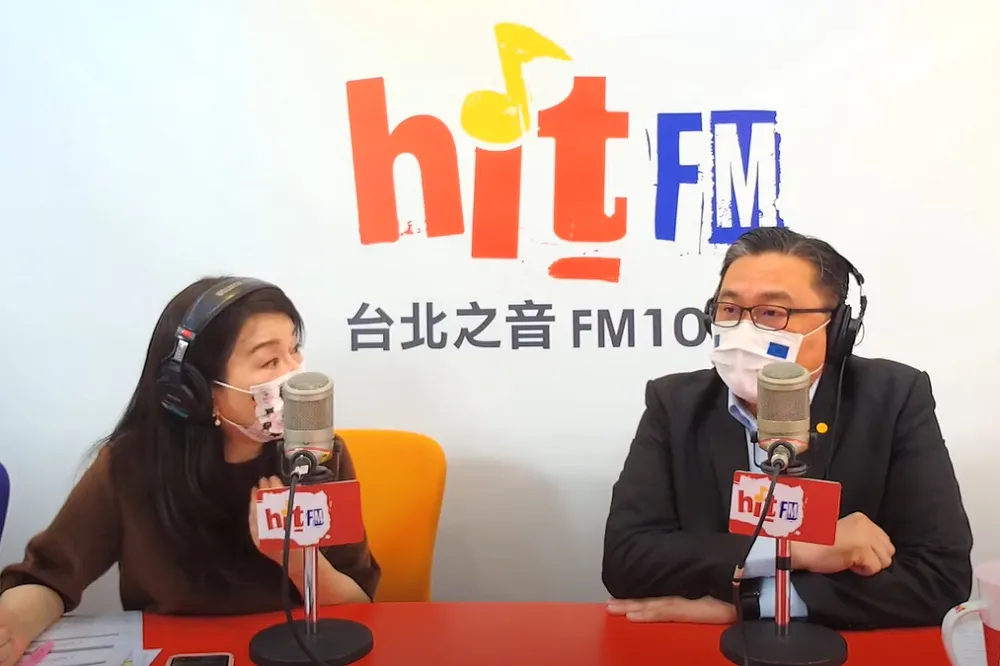 找太太同框澄清租屋風波？　王定宇老婆回他：不要叫我
