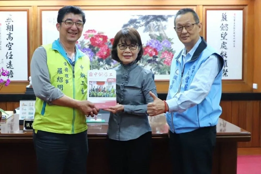 【快訊】高市議長「阿姑」曾麗燕涉詐領助理費　檢調18日搜索約談