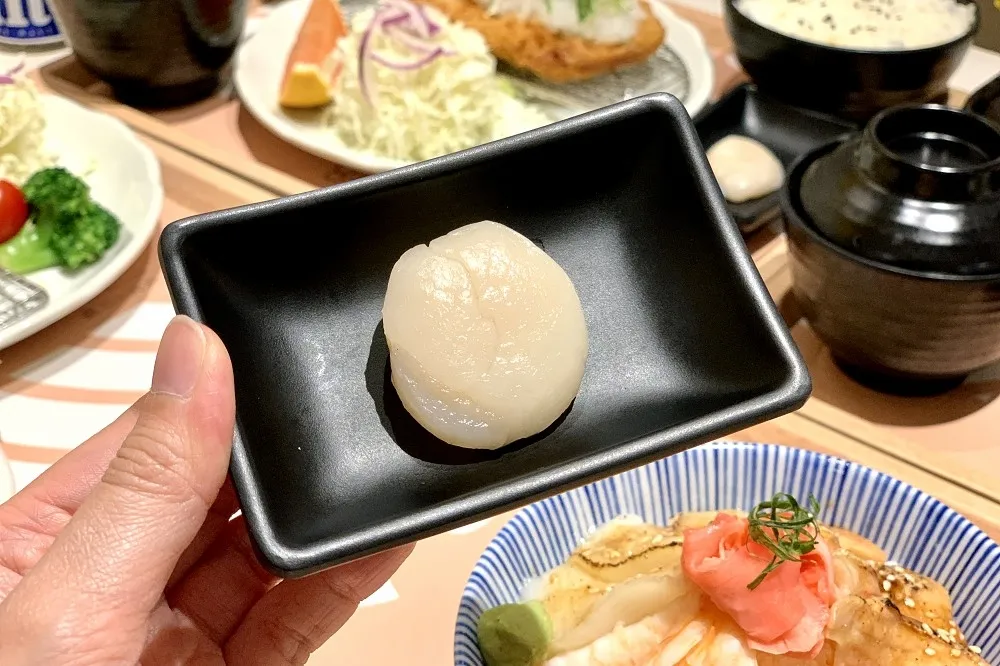 4/5 前限定！定食 8 生食級干貝只要 1 元　爭鮮外帶壽司「愚人節白飯餐盒」第二彈限量開賣