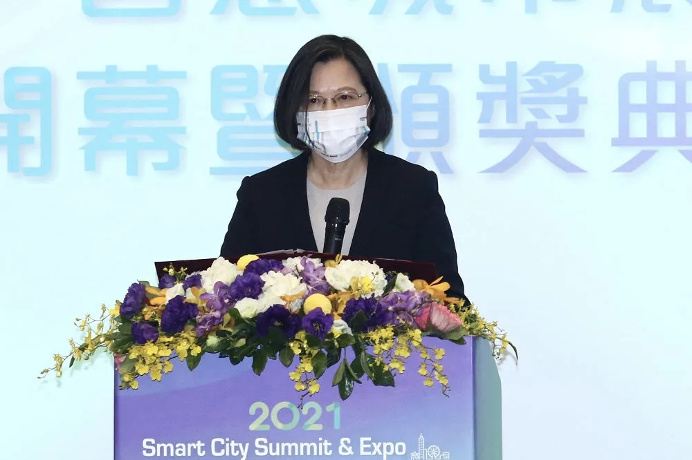 正副總統支持國產疫苗　府發言人：待開打後要接種