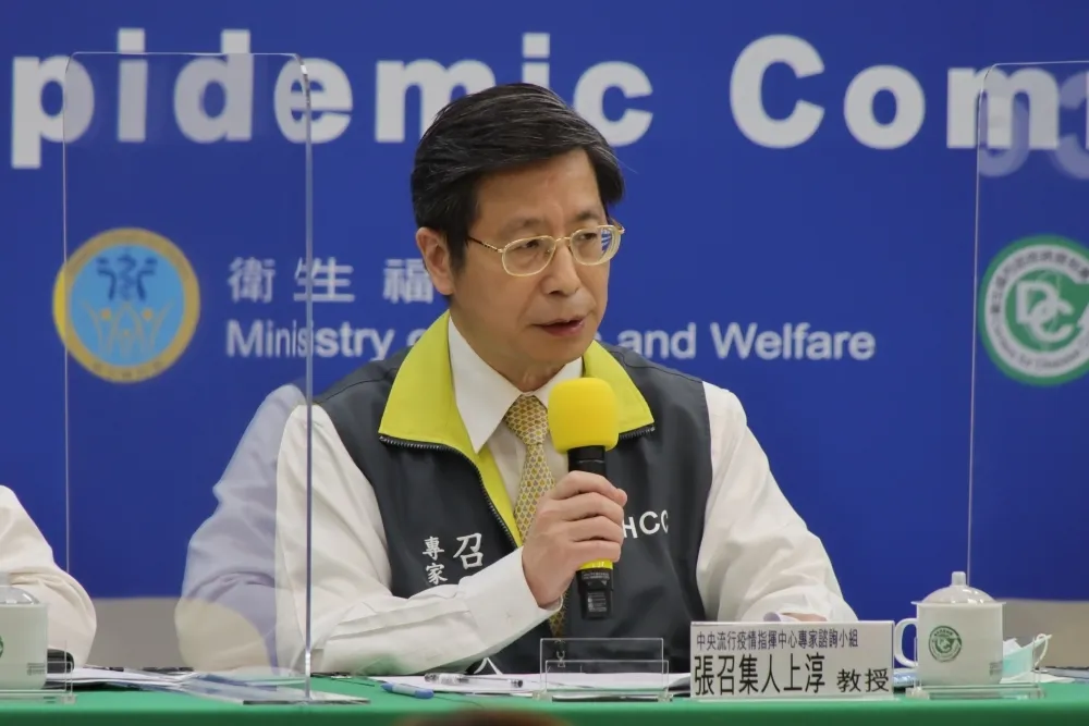 AZ疫苗已3218人接種　連張上淳都出現輕微發燒「吞普拿疼」