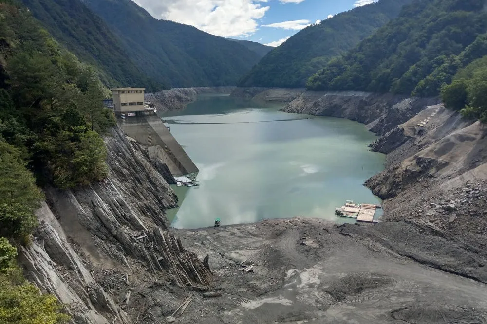 水庫空拍圖曝中南部水情　德基水庫蓄水量僅剩5.9％