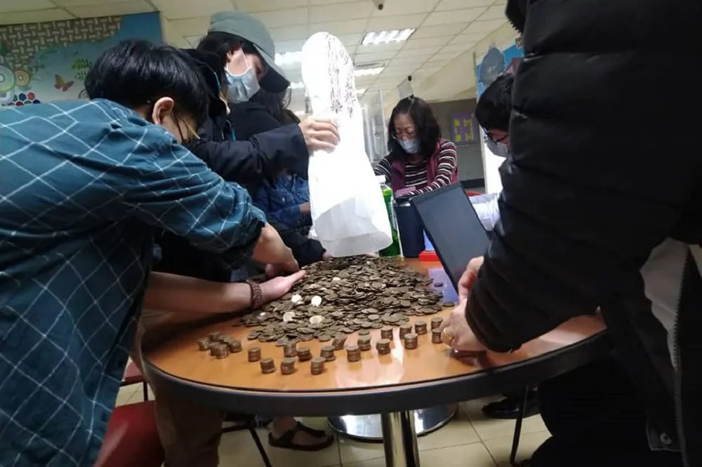 看護移工被逼打雜賣餐　怒控雇主竟遭「8938個1元硬幣」羞辱