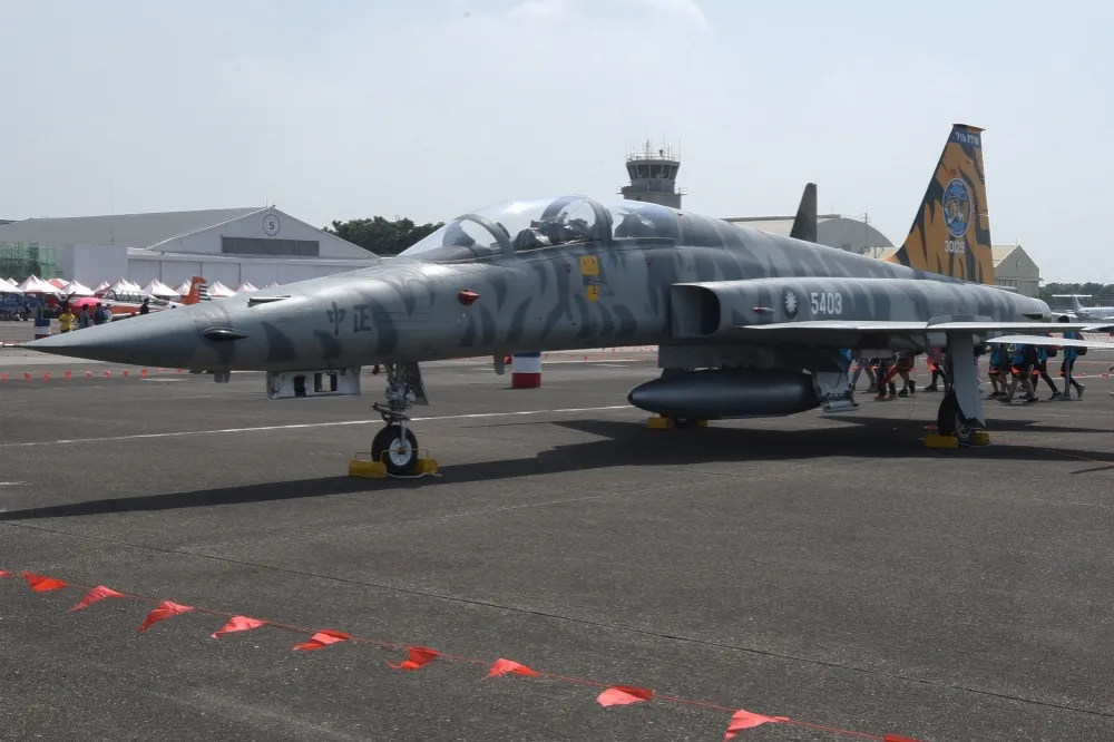 雙座型F-5F戰機4月起復飛　空軍：由資深飛官執行