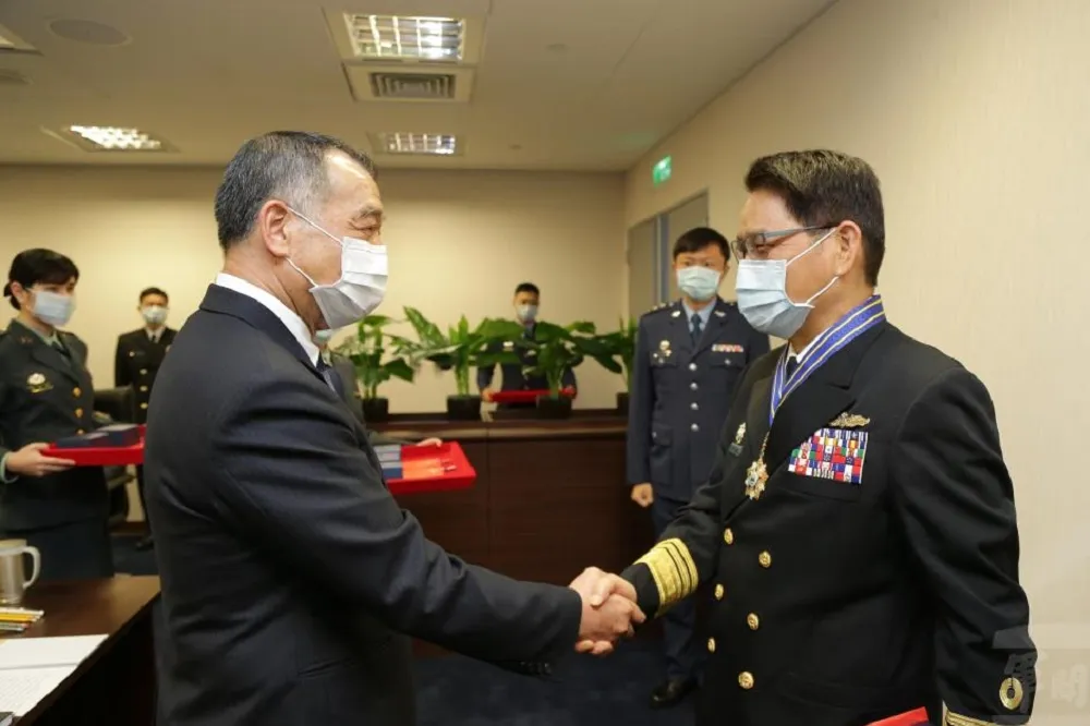 邱國正上任首起國軍將領人事案　最終採海軍司令劉志斌建議胡展豪接副司令