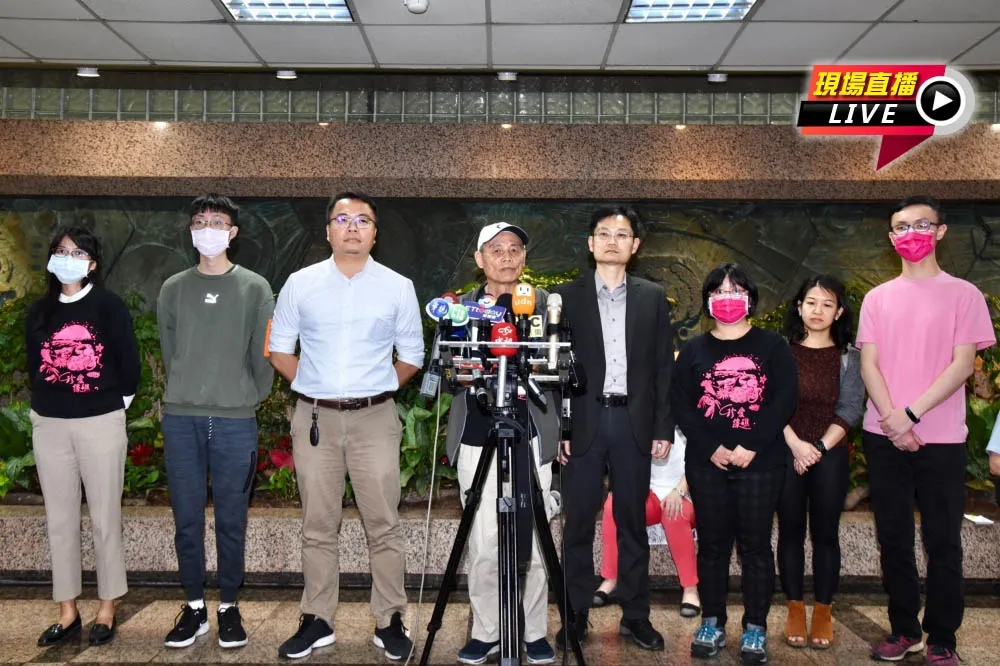 【直播】和陳吉仲「溫馨喝咖啡」　藻礁公投領銜人潘忠政：不會被摸頭
