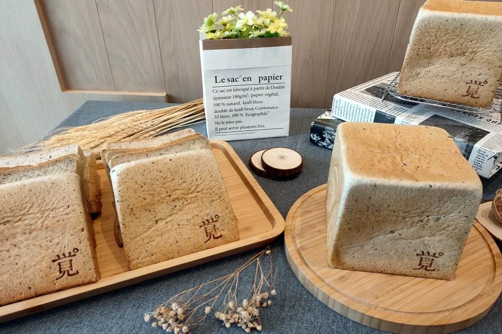 台中生吐司名店「一覺吐司」週年慶推出經典伯爵新口味