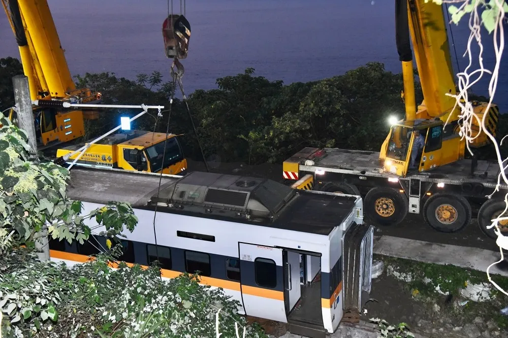 【台鐵出軌Day2】至少有324名台東人搭車　集中坐5到8節車廂死傷嚴重