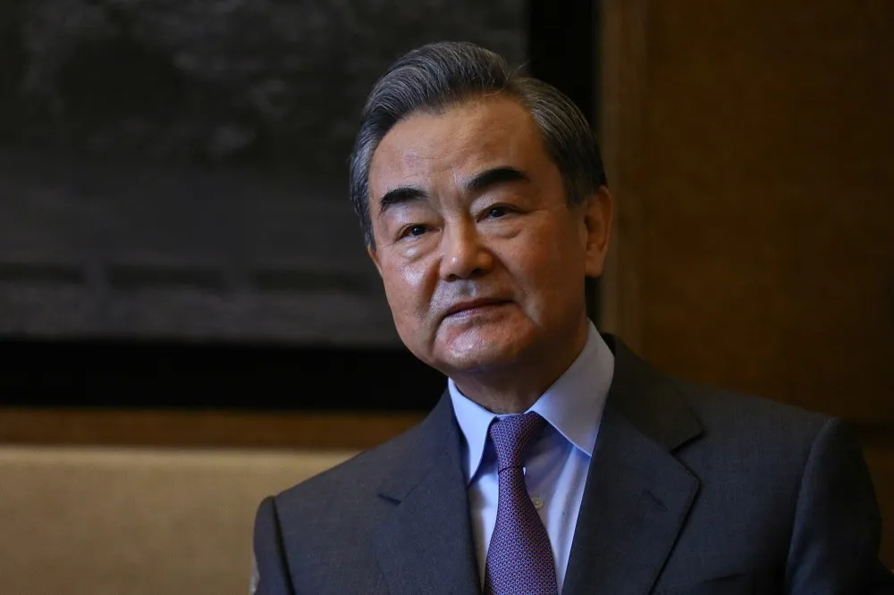 王毅警告日本外相　「理性看待中國發展、不要把手伸得太長」
