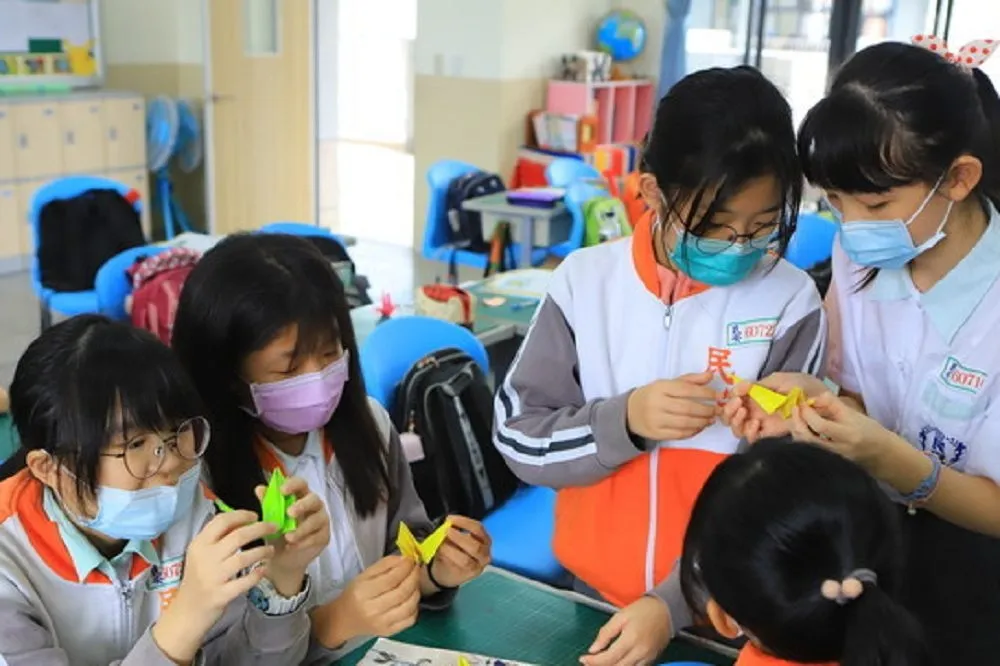 【台鐵出軌Day5】國小女童腦重創搶救中　同學摺紙鶴祈福「盼災難不再發生」