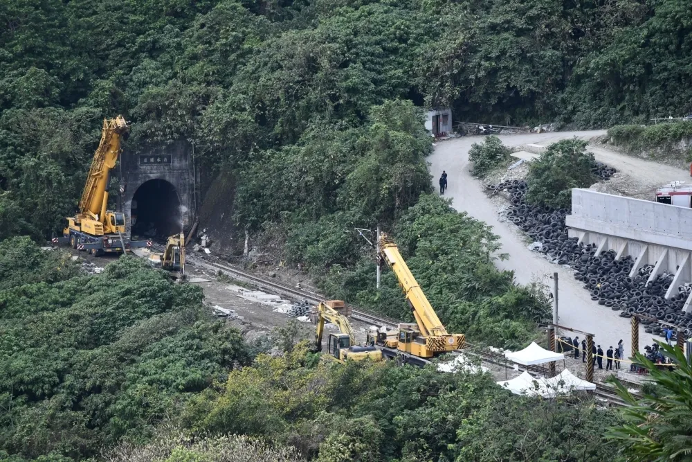 【台鐵出軌】工程圖曝已核章做安全防護　林佳龍竟「沒看過」