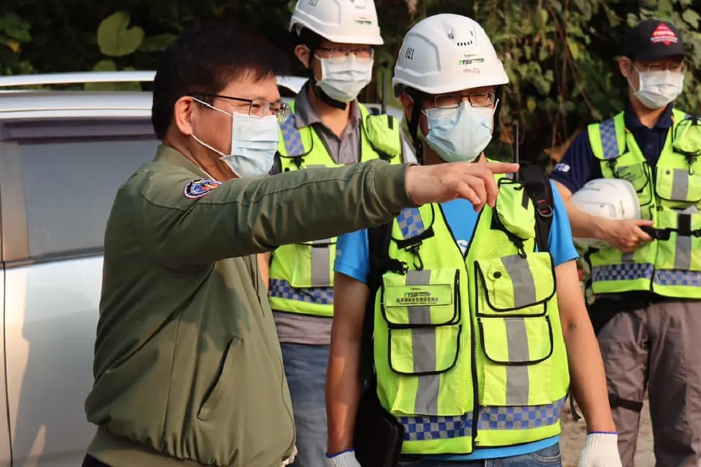 【台鐵出軌Day7】重返事故現場視察進度　林佳龍：可望20日復駛