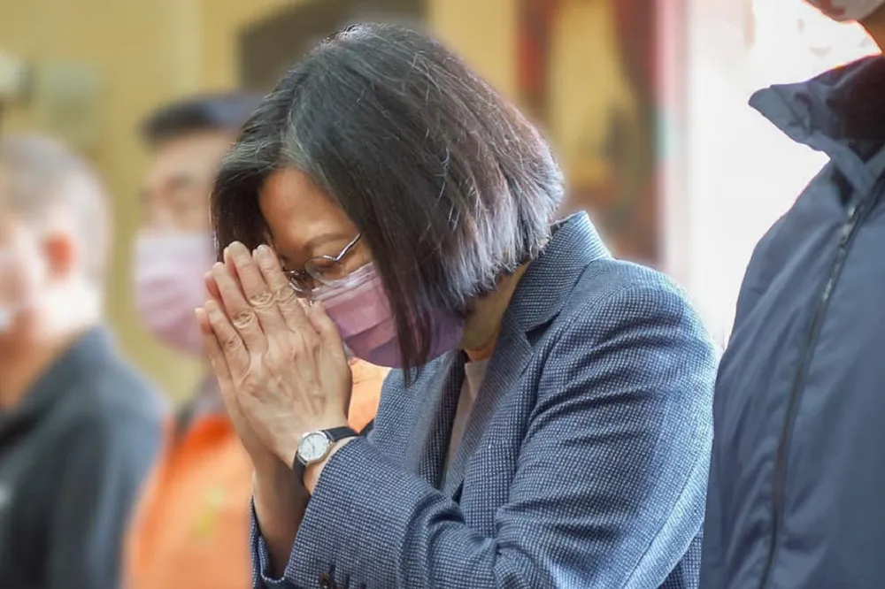 【台鐵出軌Day7】向救災、搶救人員感謝　蔡英文承諾：台鐵改革責無旁貸