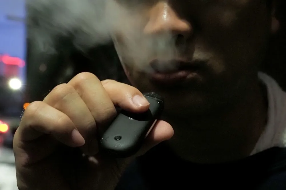 【率先全國】北市訂自治條例　擬禁售電子菸、納管加熱菸