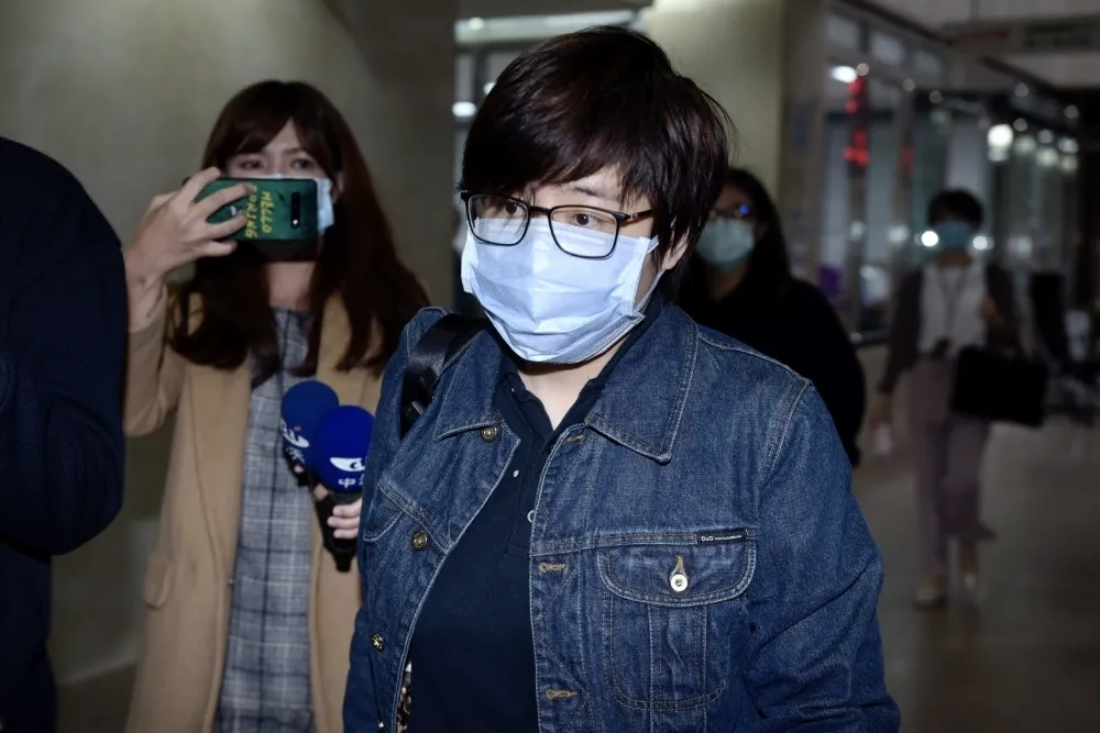 楊蕙如PTT分身帳號被抓包「水桶10年」　網爽喊：還敢出現啊